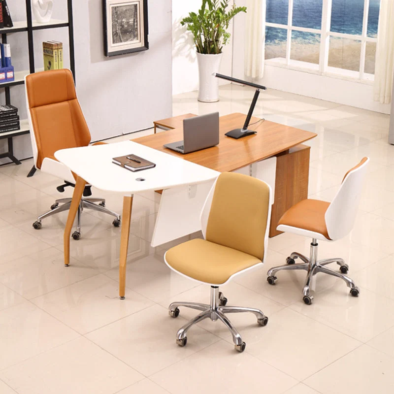 Chaise de bureau moderne en cuir, chaise de conférence à dossier moyen avec roulettes Clearhalo