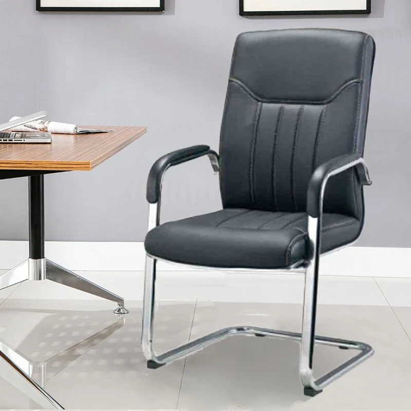 Chaise de direction en simili cuir avec accoudoirs rembourrés, chaise de bureau à cadre chromé Clearhalo