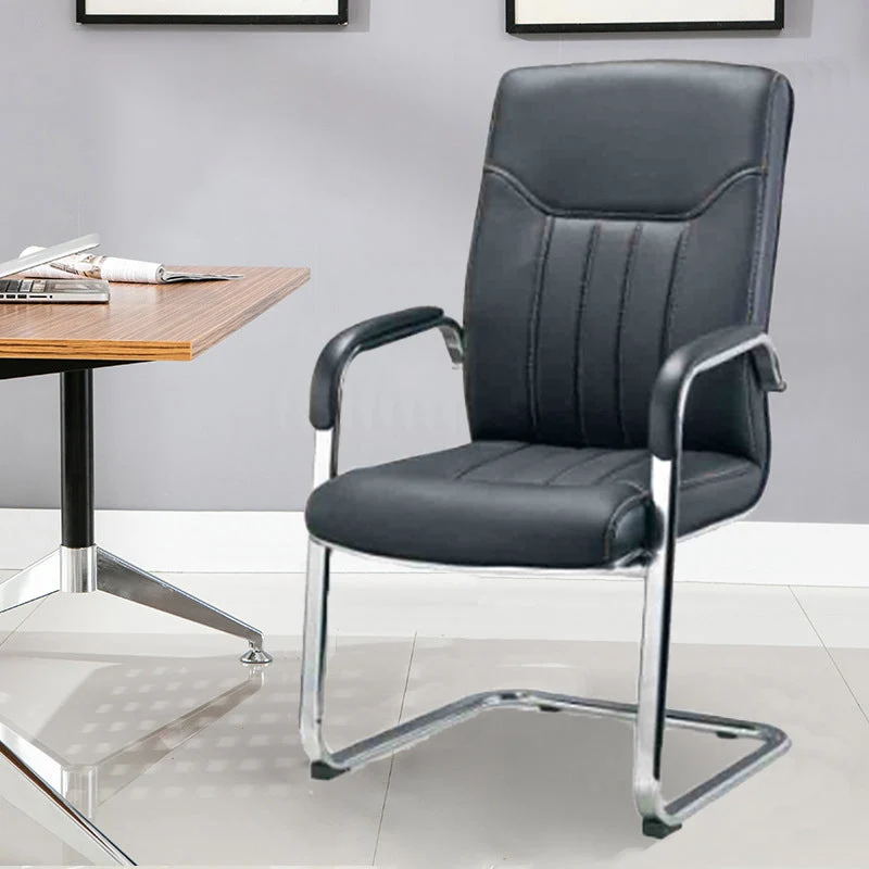 Chaise de direction en simili cuir avec accoudoirs rembourrés, chaise de bureau à cadre chromé Clearhalo