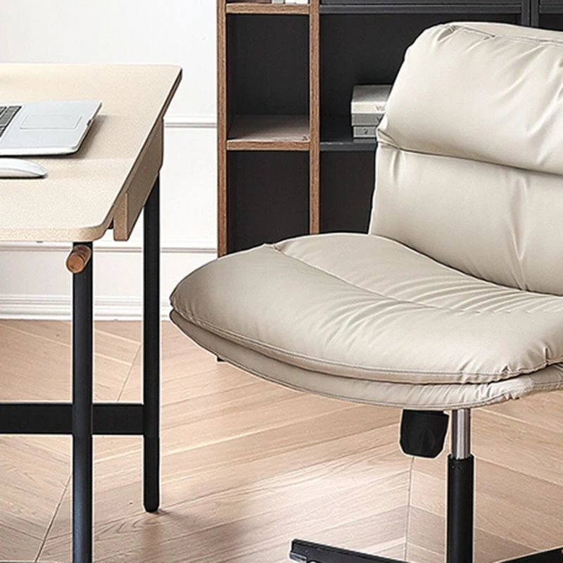 Chaise pivotante capitonnée contemporaine Chaise de bureau à dossier bas en simili cuir Clearhalo