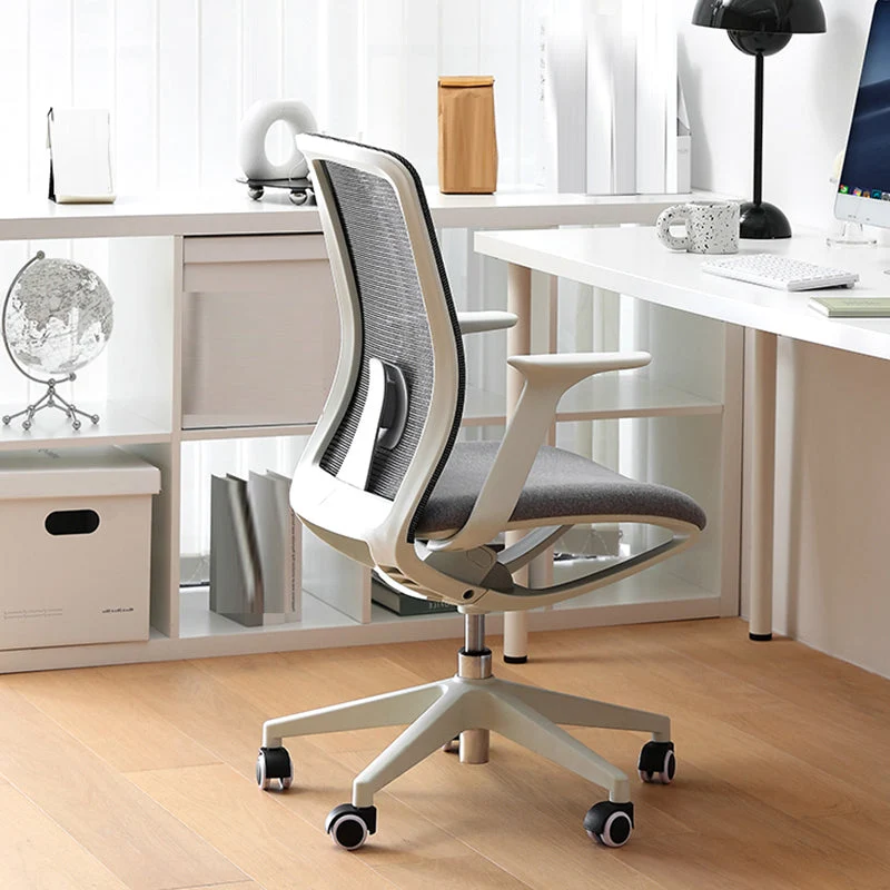 Chaise pivotante moderne à bras fixes, chaise de bureau à grille d'air respirante avec roulettes Clearhalo