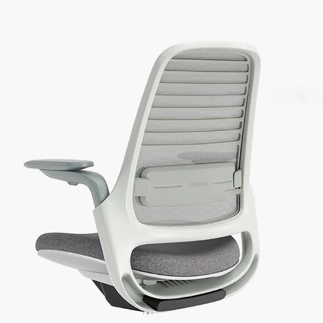 Chaise pivotante moderne, mécanisme d'inclinaison, bras amovibles, chaise de bureau avec roulettes Clearhalo