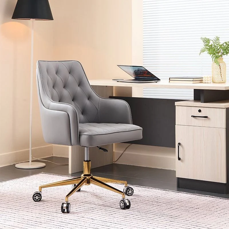 Chaise de travail capitonnée et rembourrée, chaise de bureau moderne en similicuir avec accoudoirs Clearhalo