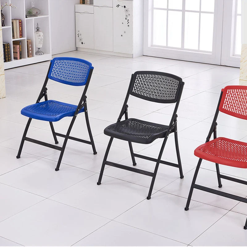 Chaise de travail contemporaine en plastique avec pieds en métal, sans accoudoirs, à dossier moyen Clearhalo