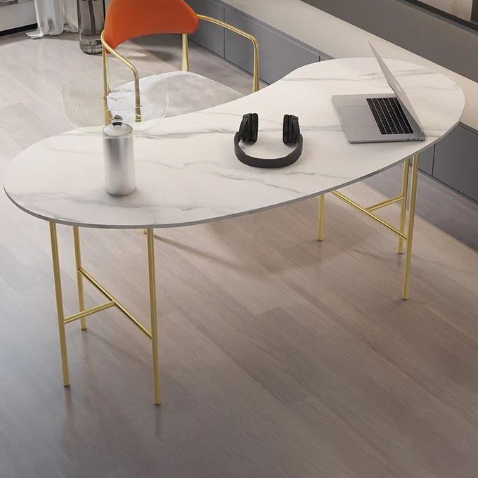 Glam Bureau d'écriture incurvé en pierre avec pieds en métal Clearhalo