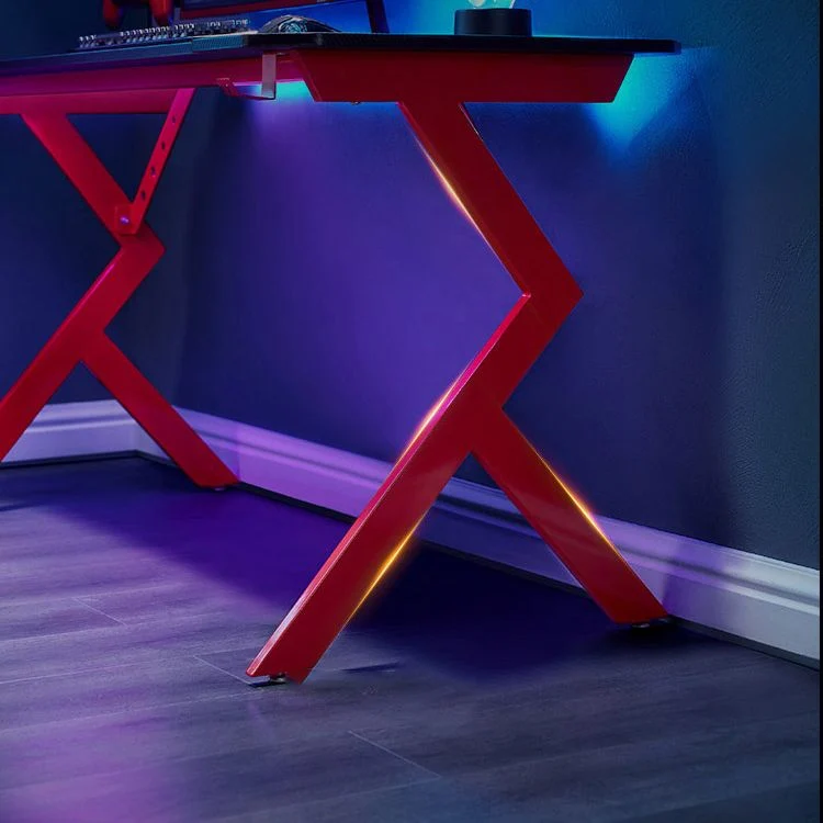 Table d'ordinateur rectangulaire avec plateau noir de style Esports et pieds en métal rouge Clearhalo