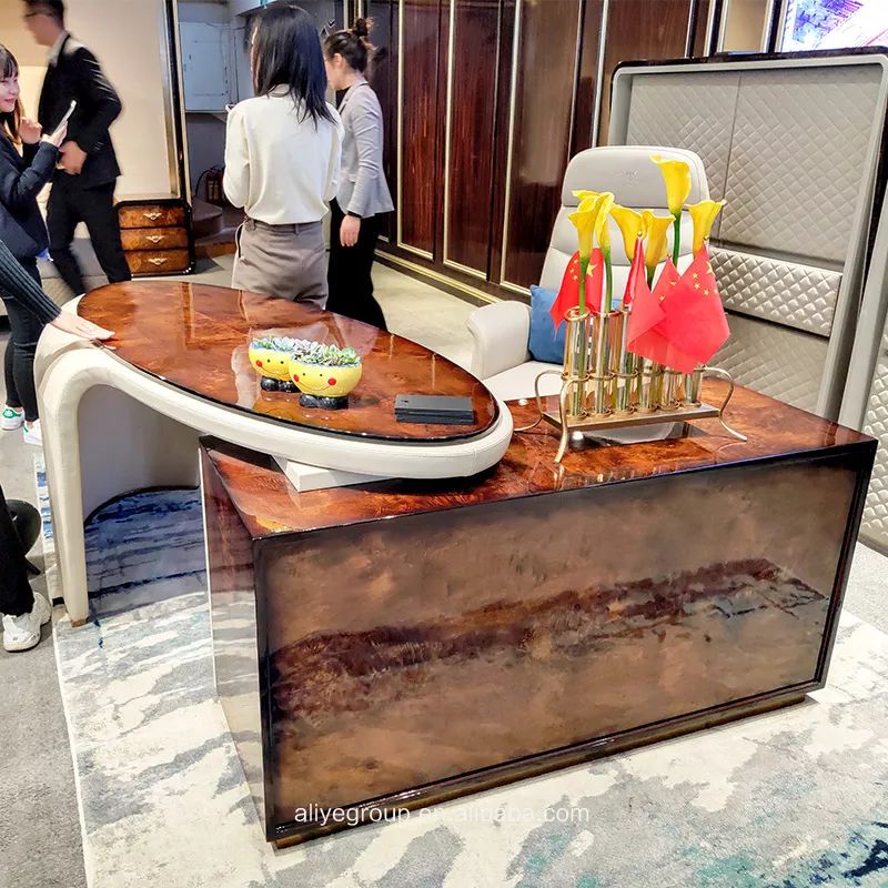 Ensemble de bureau de luxe avec table et bureau de direction