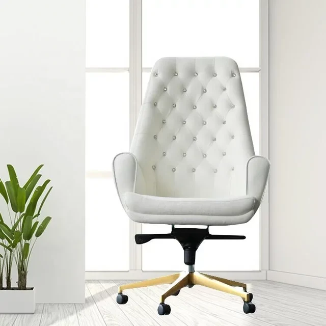 Fauteuil de bureau ergonomique pivotant en cuir de haute qualité, design moderne et confortable, réglable.