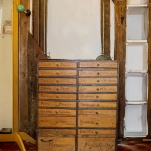 Fernand, le meuble de métier aux multiples tiroirs en bois N°233 FCGNT