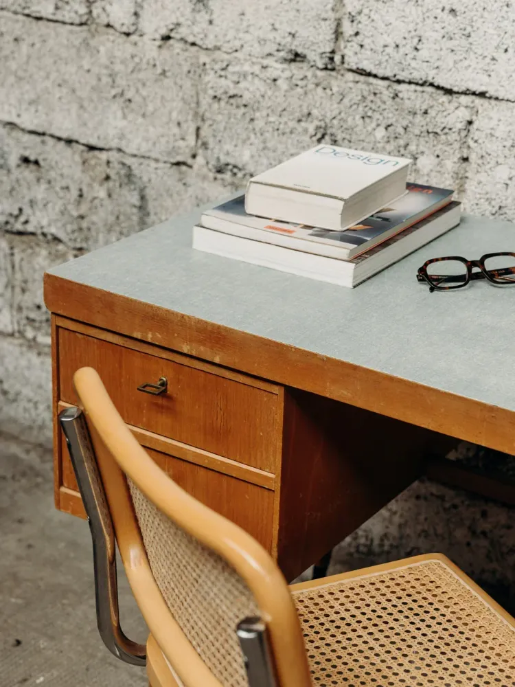 Yvan, le bureau en bois N°97 GauLeg