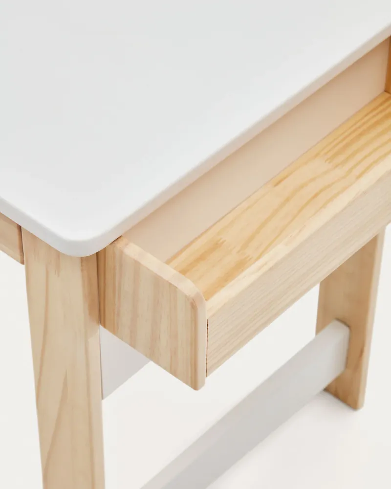 Bureau Serwa de MDF blanc et pieds et détails en bois de pin Kave Home Mauritius Mu