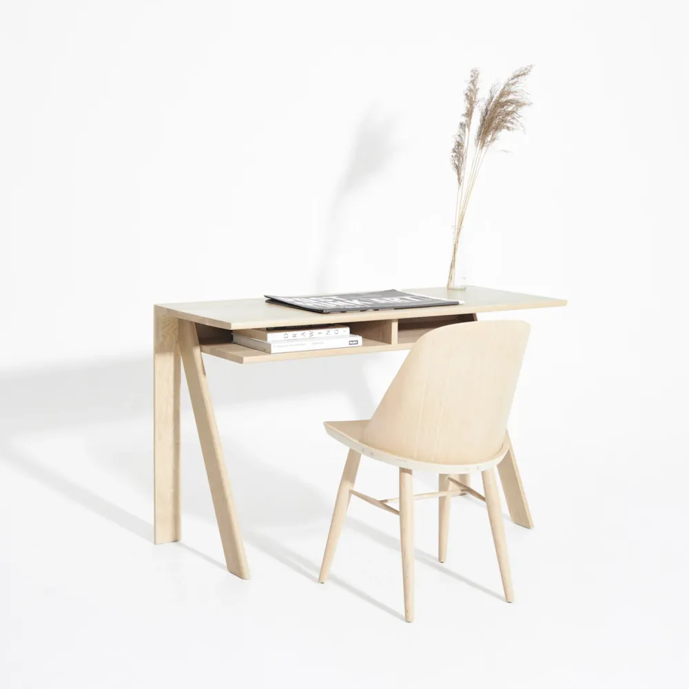 Bureau Kinda Mathieu Leclerc