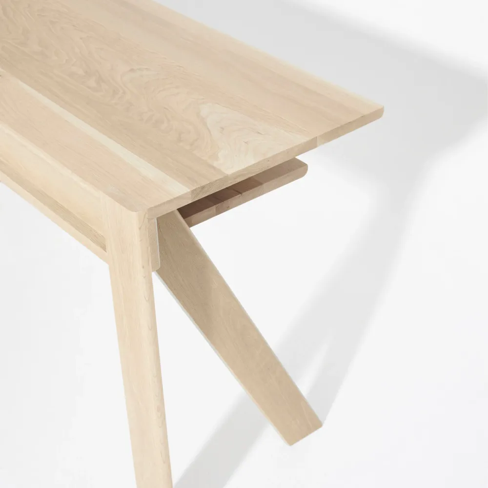 Bureau Kinda Mathieu Leclerc