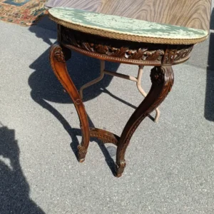 Console à poser style Louis XV en noyer massif sculpté. Fin XIXÈME début Xxème Salle des Ventes La Découverte