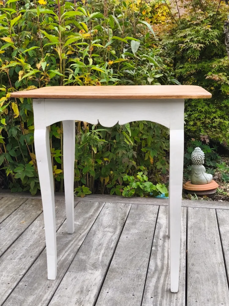 Table lait d'amande et bois