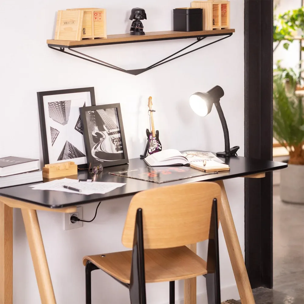 Lampe de bureau métallique Eret avec fixation par pince et lumière LED Compatible avec les écrans 34"