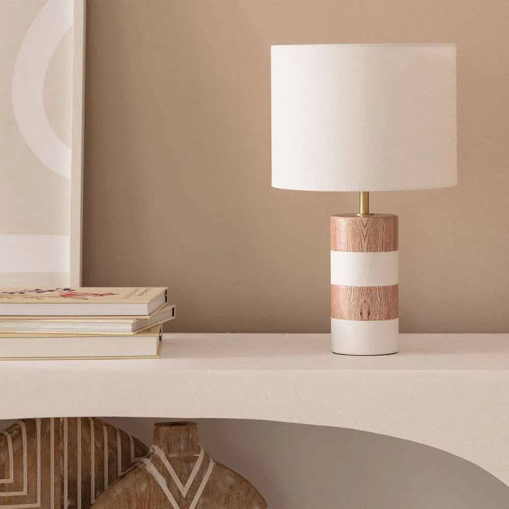 Série Ergonomique Lampe Mirano en métal avec éclairage LED pour bureau.