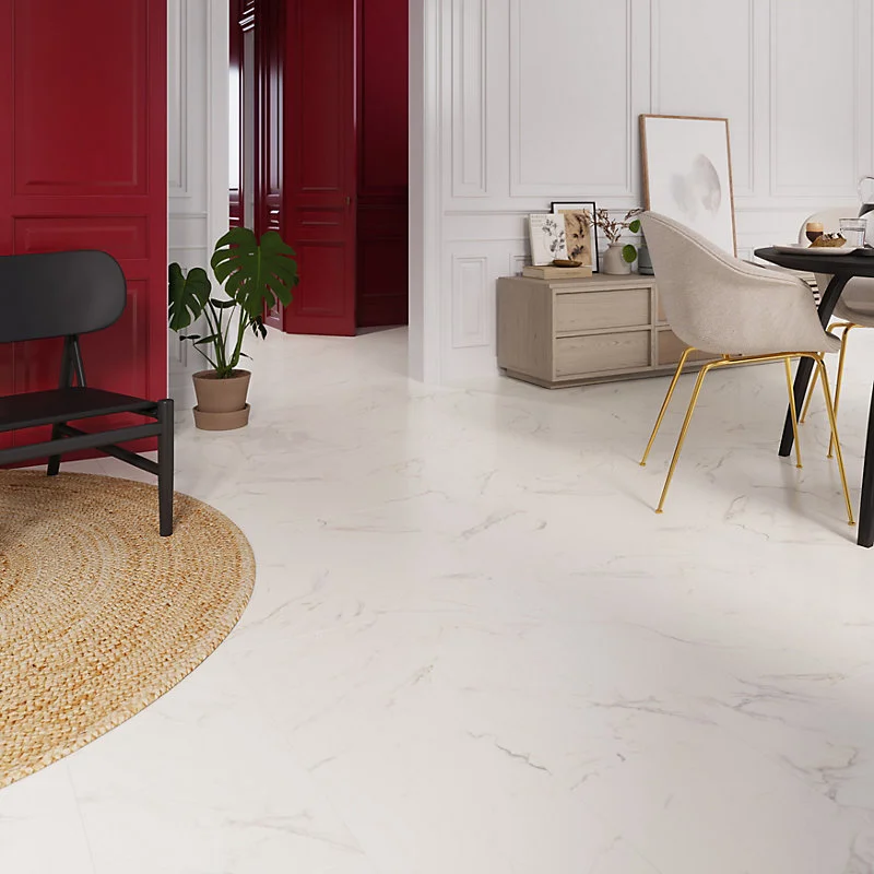 Sol stratifié clipsable Elegance aspect marbre blanc 8 mm interopérable pièces humides