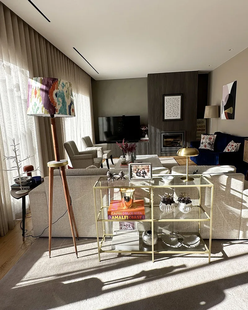 Bloc-notes mural Table console dorée avec plateau en verre ORETTA