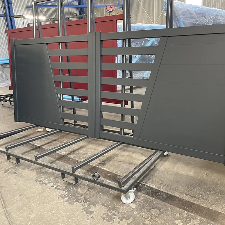 Portail Battant Aluminium Ecrins avec fixation murale