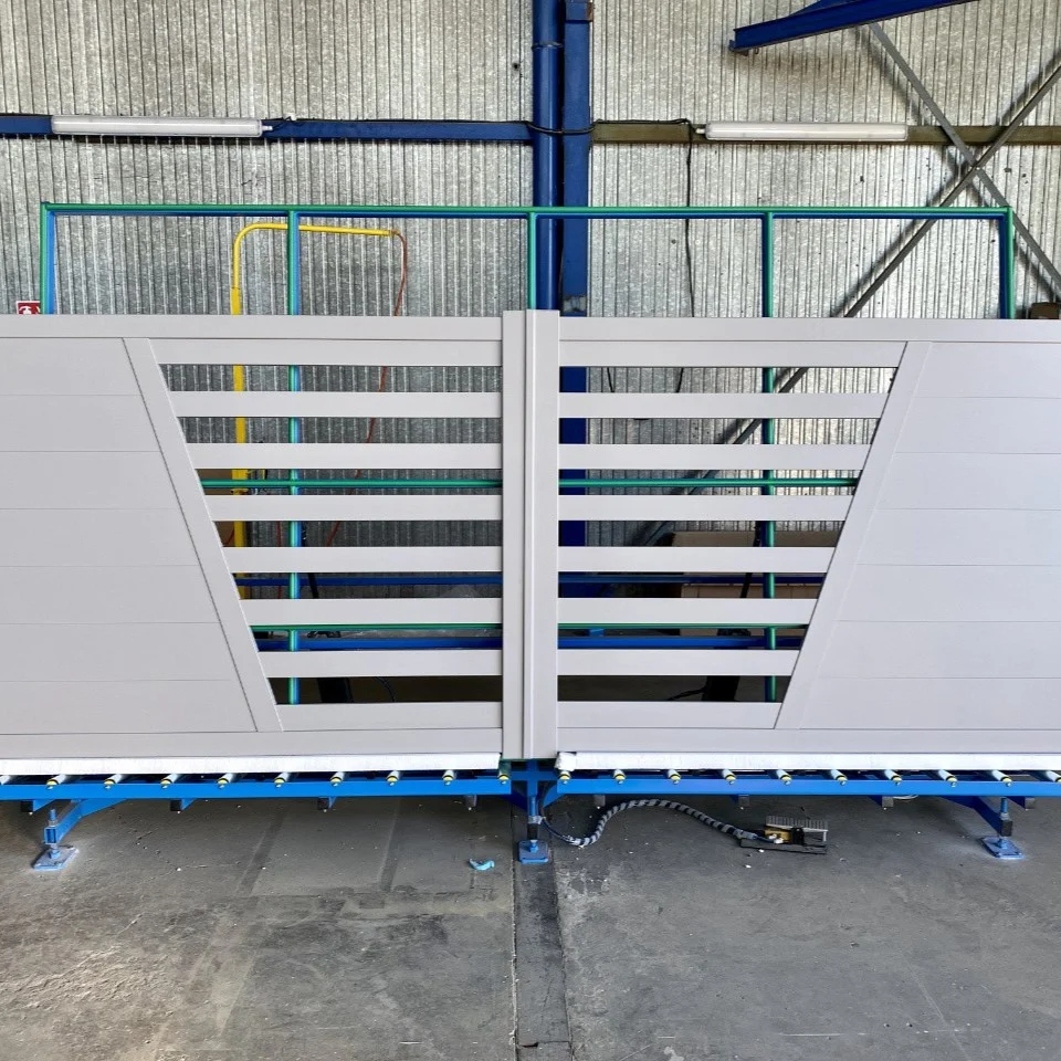 Portail Battant Aluminium Ecrins avec fixation murale