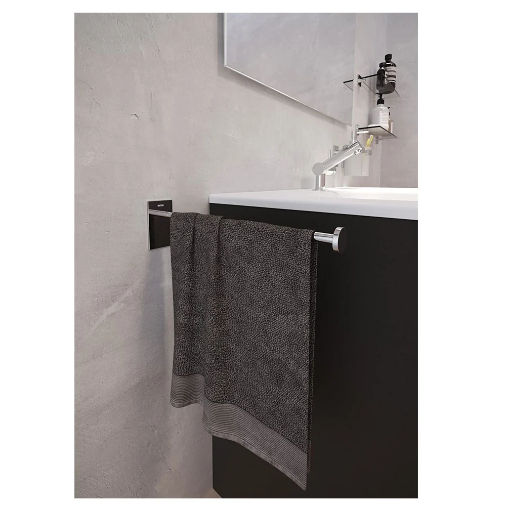 Porte-serviettes autocollant en laiton chromé de la collection 'Stick' par Cosmic - cm 4,5x30,9x8