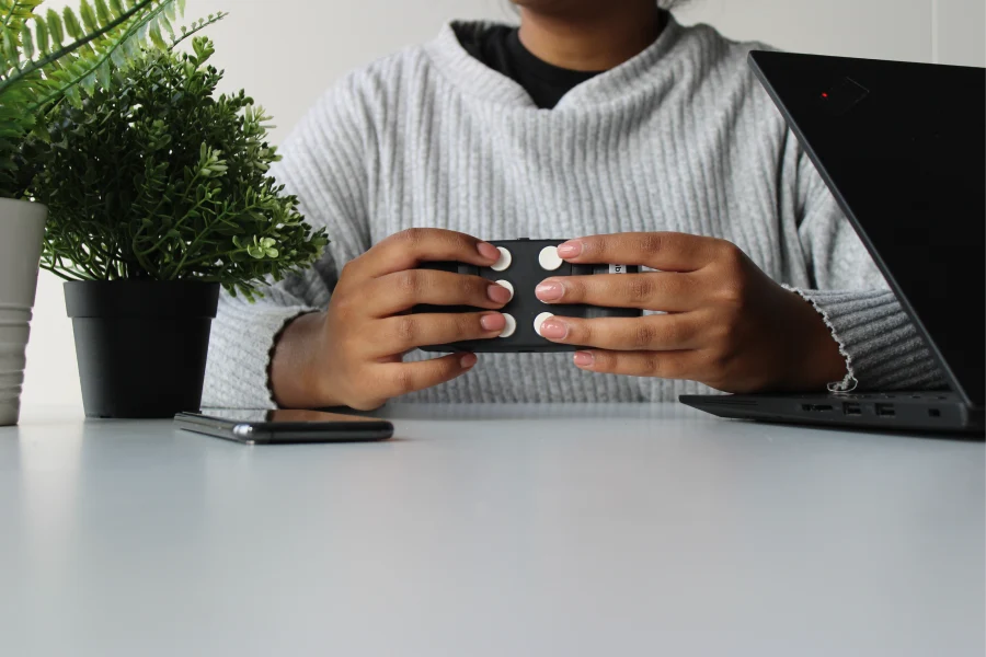 Le Hable One - un clavier braille CNIB SMARTLIFE