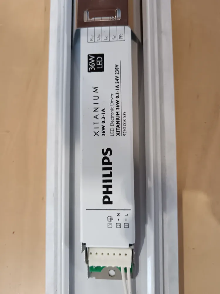 Réglette LED - 1190 x 60 x 40 mm Non toxique et lavable