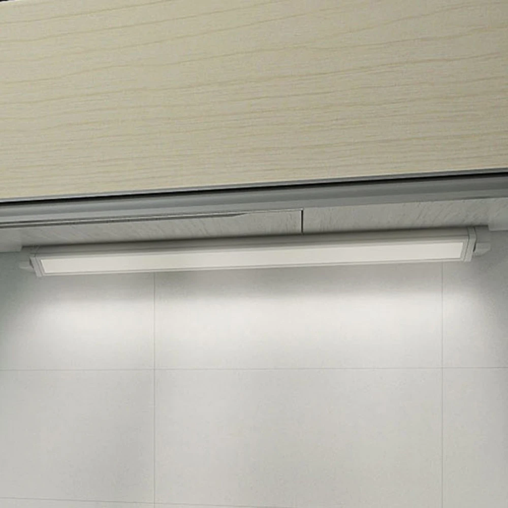 Lampe meuble en saillie LED 957, longueur 77 cm - Conforme aux Normes de Sécurité