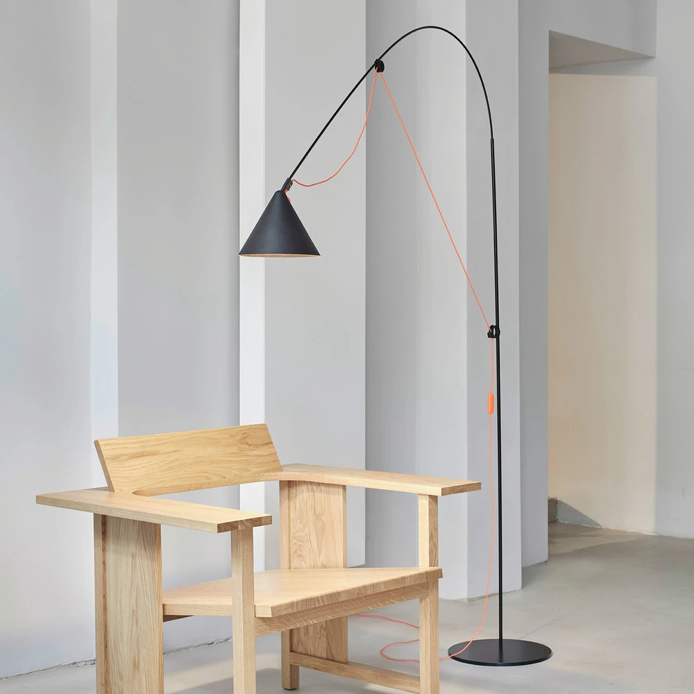 Professionnel Haute Vitesse midgard AYNO L lampadaire noir/orange 2 700 K