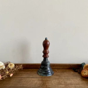 Cloche en bois et métal Captain's table | Stable et robuste |
