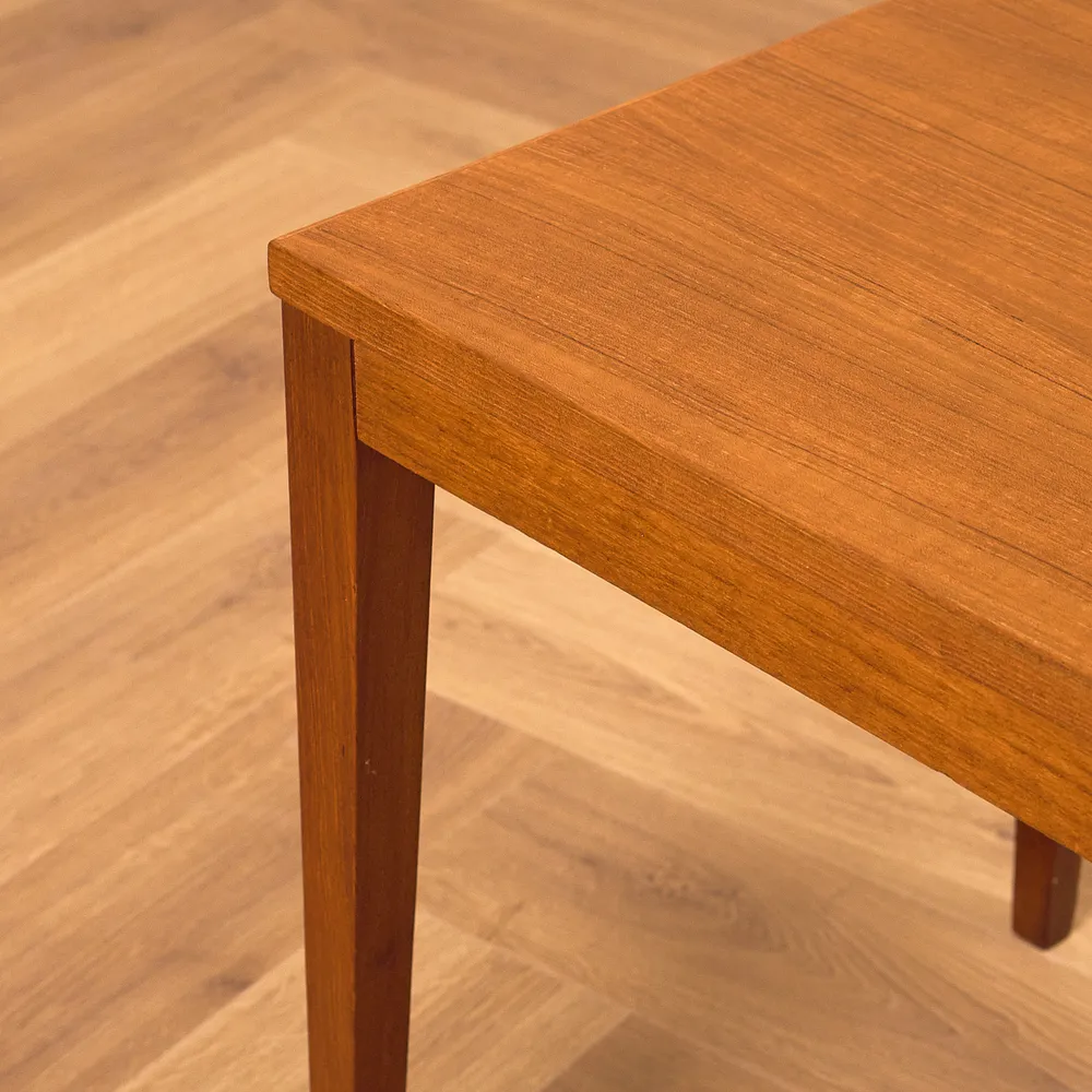 Table d'appoint danoise en teck pour espace limité