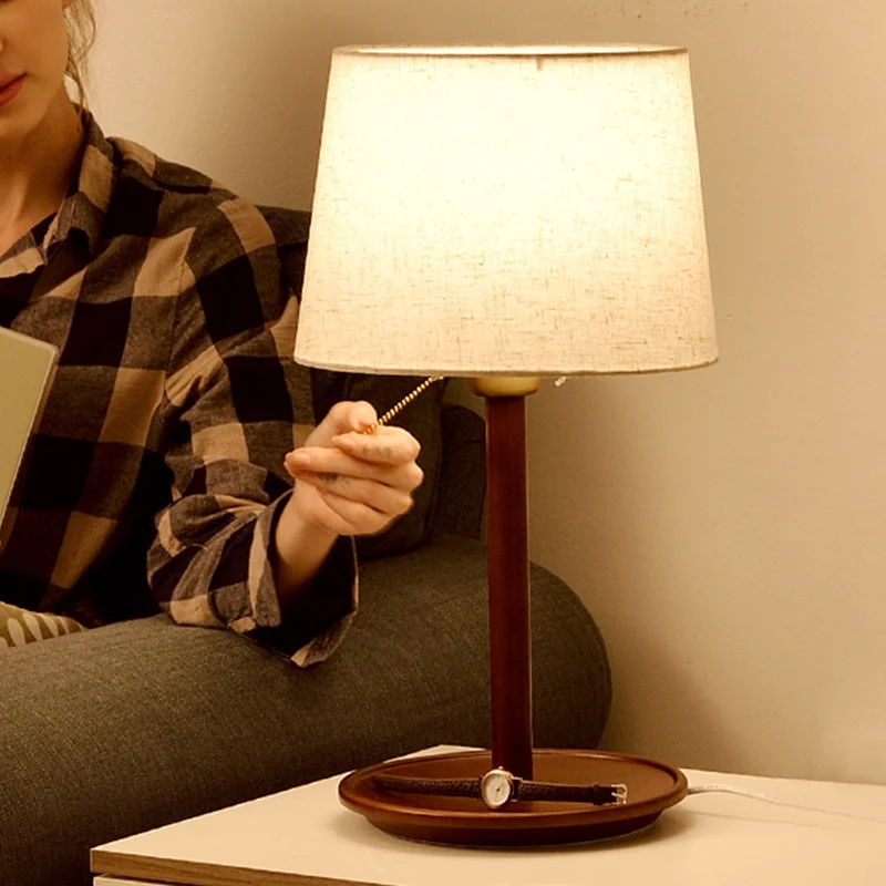 Surface de travail antidérapante Lampe de table conique à 1 tête, petite lampe de bureau en tissu moderniste en rouge marr...
