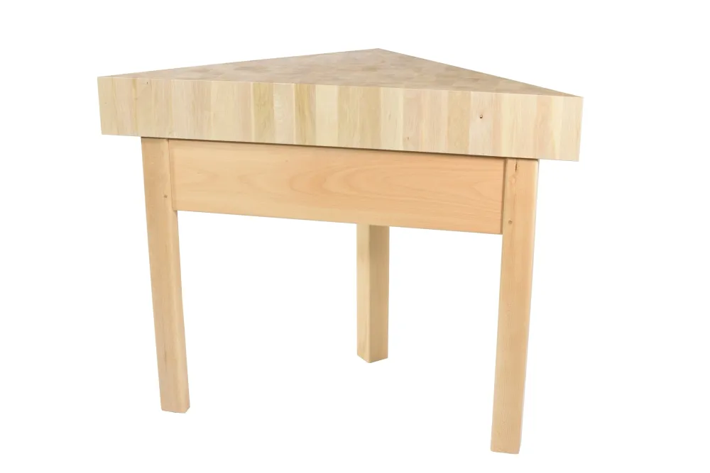 Meuble billot design "La table triangulaire" avec revêtement résistant aux taches