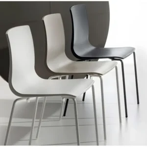 Chaise en polypropylène et pieds en métal Vanya - Lot de 4-Couleur Gris obscur