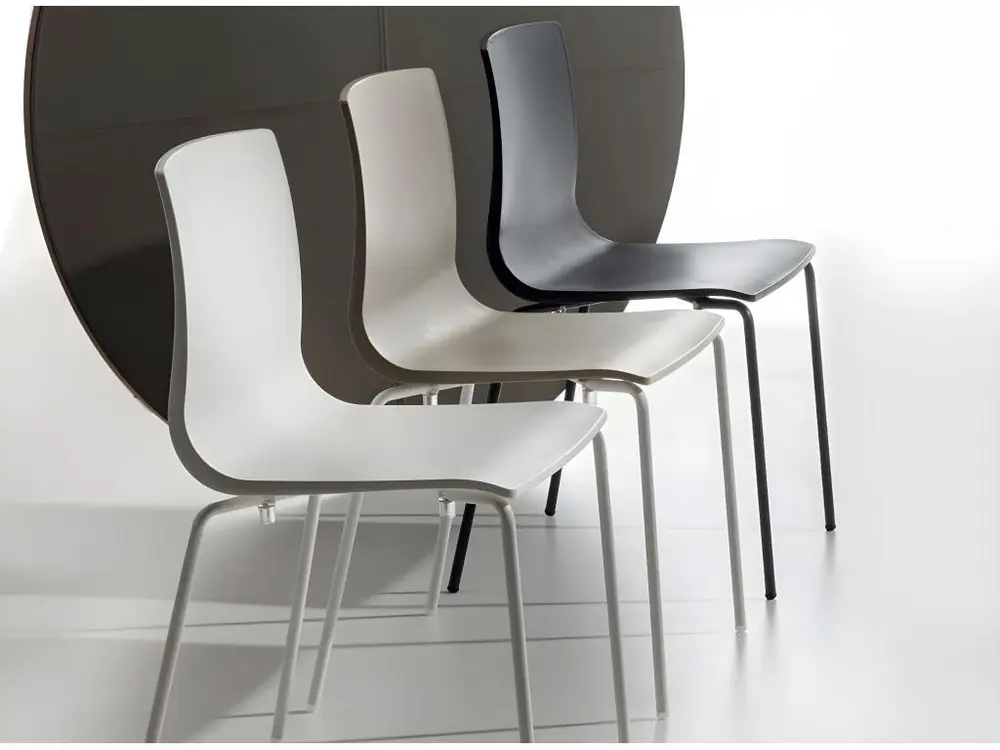 Chaise en polypropylène et pieds en métal Vanya - Lot de 4-Couleur Gris obscur