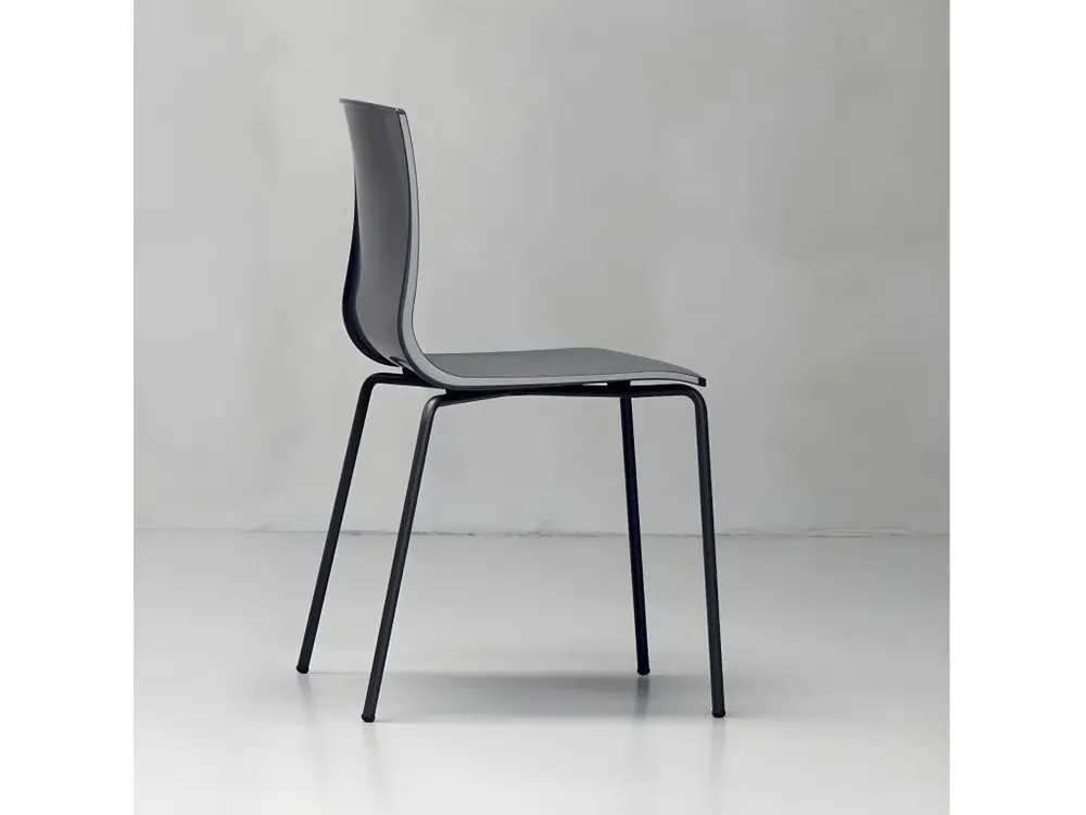 Chaise en polypropylène et pieds en métal Vanya - Lot de 4-Couleur Gris obscur