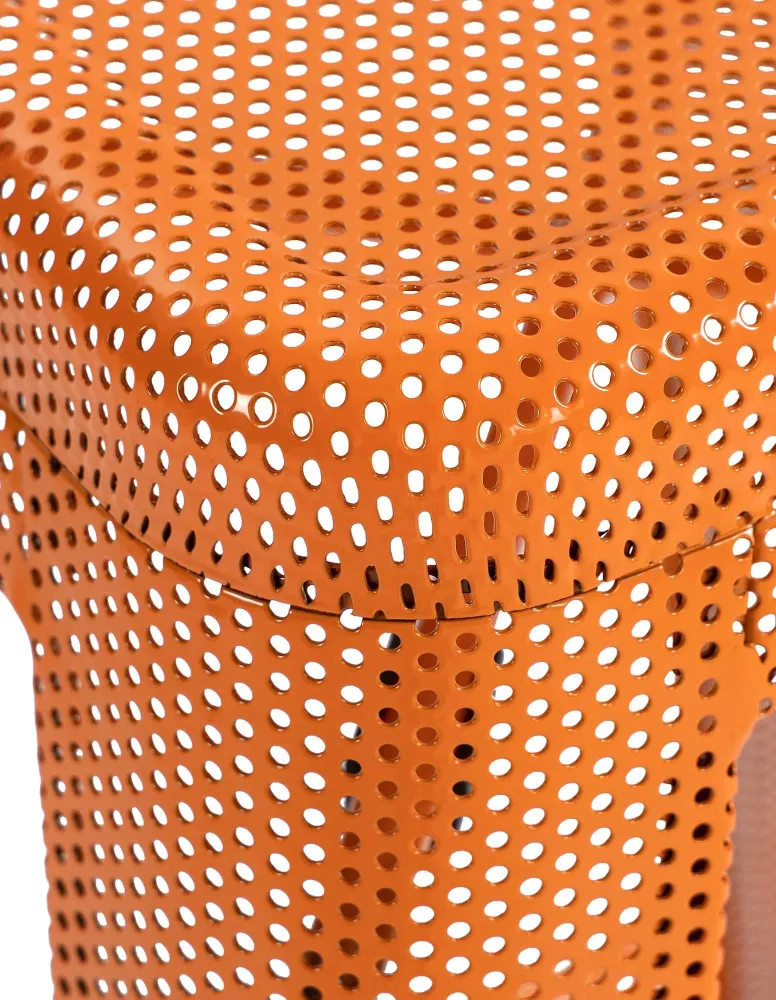 Set de 4 tabourets de bar avec repose-pieds design industriel empilable en métal perforé orange 10_0004512